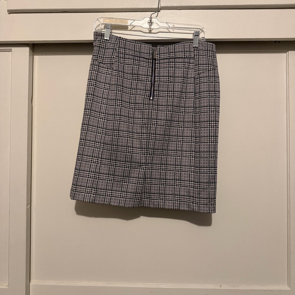 MICHAEL Michael Kors Black and Gray Plaid Pencil Skirt - Picture 4 of 10